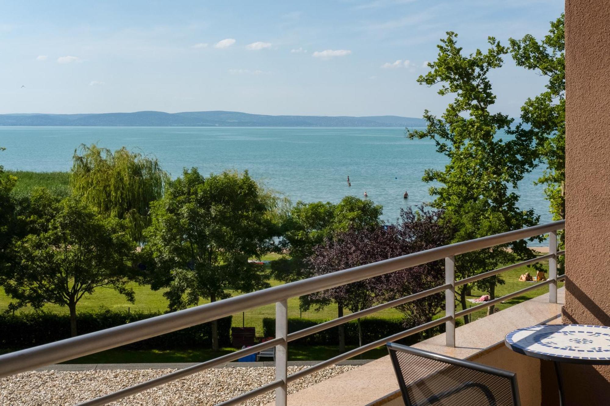 Myflat Club 218 Gold II Wellness Apartment Siófok Exterior foto